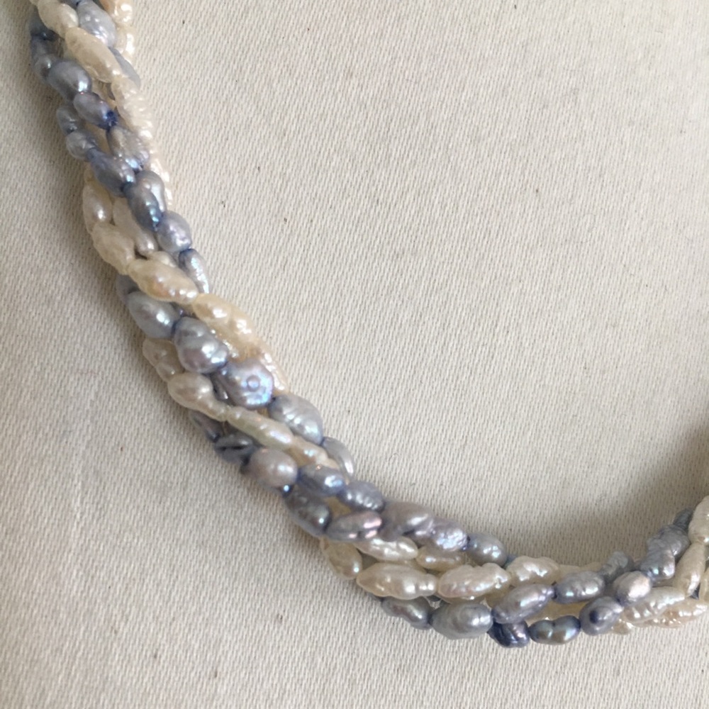 Vintage 14kt Fresh Water Pearls Blue & White